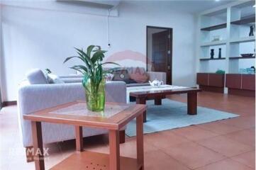 2BR Apartment with Open Kitchen in Phromphong - Fully Furnished & Great