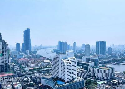 River View 1BR High-Floor Condo at State Tower - Near BTS Saphan Taksin