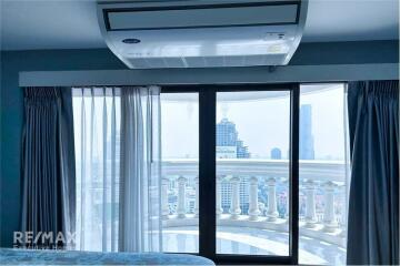River View 1BR High-Floor Condo at State Tower - Near BTS Saphan Taksin