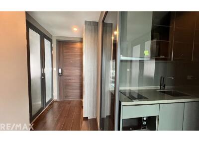 Stylish 2-Bed High-Rise Condo with Unblocked City Views at C Ekamai - For Sale
