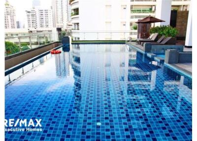 Beautiful Duplex 4 Bedroom with 2 Extra rooms for Rent in Asoke