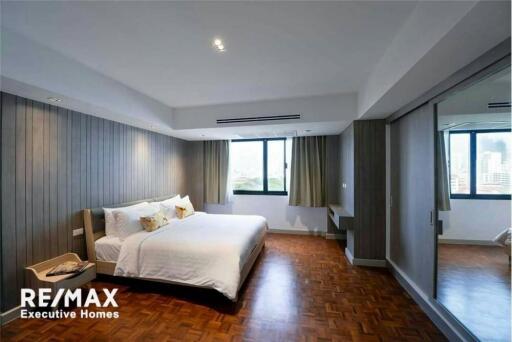 3BR Condo in Watthana w/ Pool & Gym"