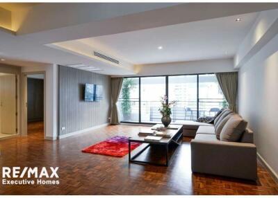 3BR Condo in Watthana w/ Pool & Gym"