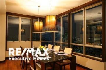 Promotion Price  3+1 Bedrooms with Balcony / For Rent / in Thonglor