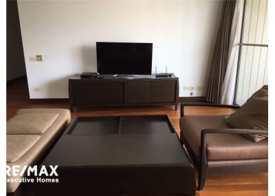 Apartment 3 Bedrooms For Rent in Ruamrudee