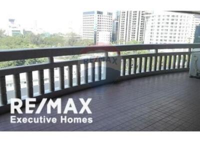 Apartment 3+1 Beds For Rent On Langsuan