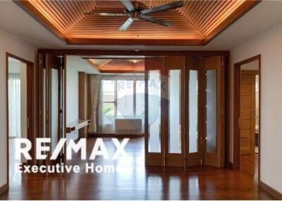 Spacious 3-Bedroom Rental  Tree View Yenakard  Prime Amenities & Accessibility