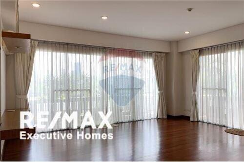 Spacious 3-Bedroom Rental  Tree View Yenakard  Prime Amenities & Accessibility