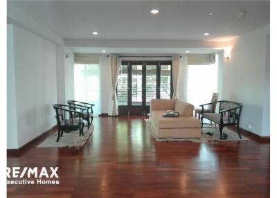 Promotion!!! Reducing price 3 BR Homey Apartment