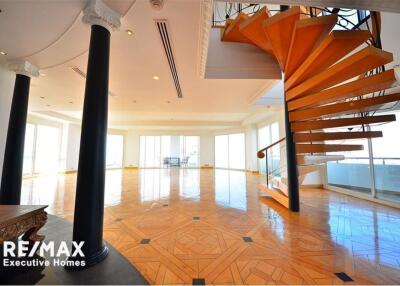 Beautiful Penthouse in Saichol Mansion For Rent