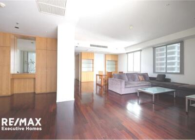 Spacious 2 Bedrooms For Rent in Saladaeng