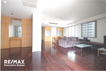 Spacious 2 Bedrooms For Rent in Saladaeng