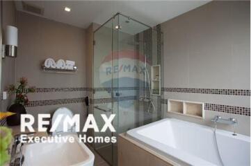 Apartment 3 Bedrooms / For Rent /  Promphong area