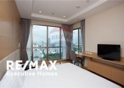 Apartment 3 Bedrooms / For Rent /  Promphong area