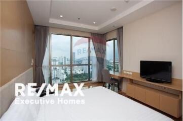 Apartment 3 Bedrooms / For Rent /  Promphong area
