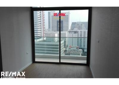 Nice 3 Bedroom for Sale Siamese Surawong