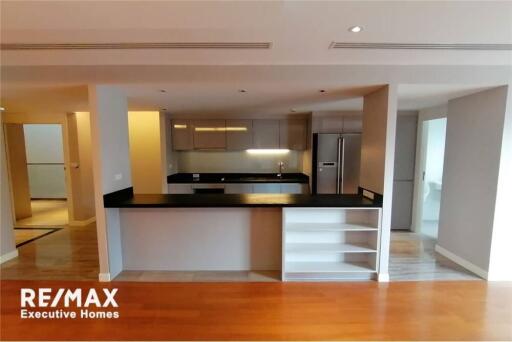 Condo for sale huge balcony  3+1 bedrooms La Citta Thonglor Soi 8