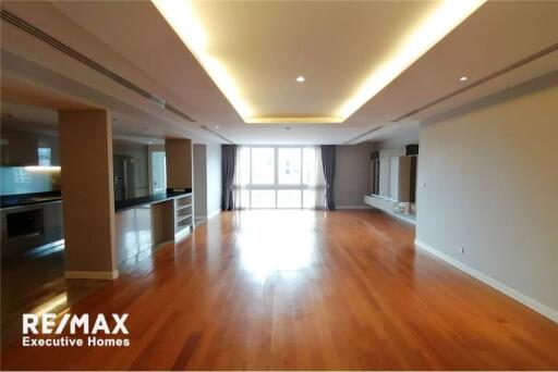 Condo for sale huge balcony  3+1 bedrooms La Citta Thonglor Soi 8