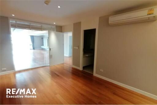 Condo for sale huge balcony  3+1 bedrooms La Citta Thonglor Soi 8