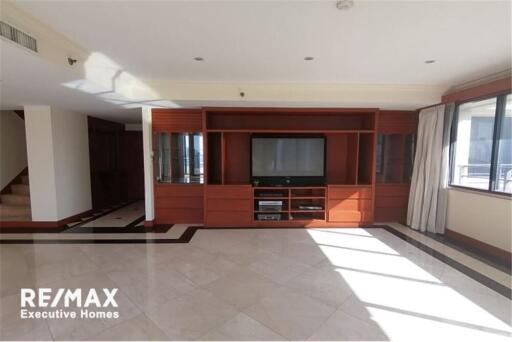 Duplex 3+2 Bedrooms For Rent Baan Piya Sathorn