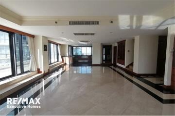 Duplex 3+2 Bedrooms For Rent Baan Piya Sathorn