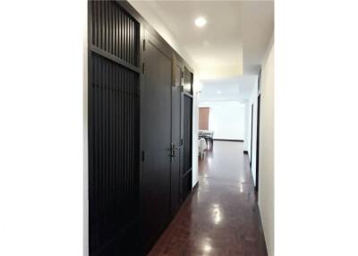 Low rise and homey apartment. Sathorn