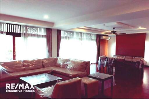 Low rise and homey apartment. Sathorn