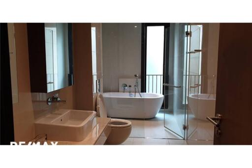 Baan Lux Sathon 3 Bedrooms Only 35MB