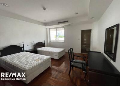 Pet Friendly low rise Apartment 3+1 Beds  For Rent BTS Nana