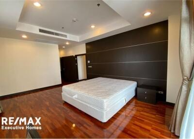 For rent pet friendly apartment 3 bedrooms Sukhumvit 19