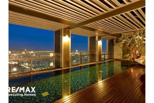 Triplex Penthouse with Pool For Sale The Met