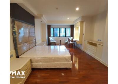 Apartment 3+1 Bedrooms For Rent at Thonglor BTS