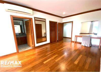 Spacious 3 Bedrooms For Rent Near BTS Asoke