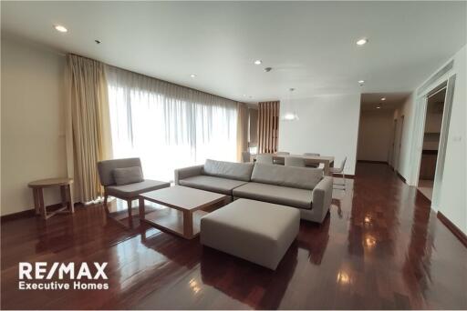 Spacious 3-Bedroom Condo near BTS Phrompong - Available for Rent