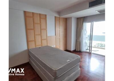 Special Co-vid Price Newly Apartment Pet Friendly 3 Beds For Rent Near BTS Phrompong Station