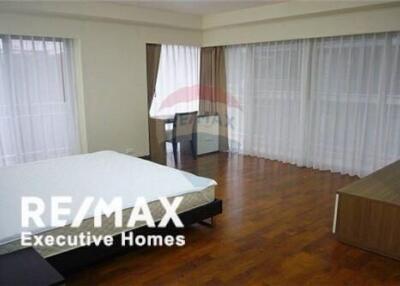apartment for rent,newly renovated,3bed,65K/month,in Sukhumvit 14. BTS Asoke,MRT Sukhumvit.