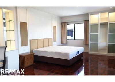 Duplex 4 Bedrooms / For Rent /   Promphong BTS