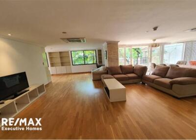 Condo  3+1 bedrooms Cross Creek in Sukhumvit