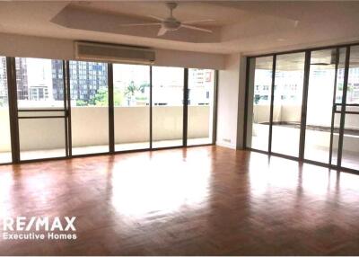 Pet friendly 3 bed big balcony Asoke