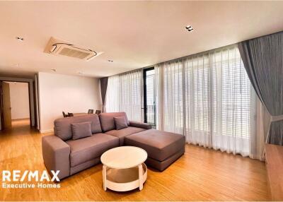 For rent modern 2 bedrooms with balcony in private apartment Sukhumvit 53 BTS Thonglor station