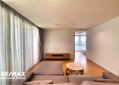 For rent modern 2 bedrooms with balcony in private apartment Sukhumvit 53 BTS Thonglor station