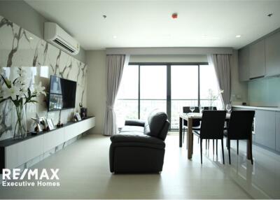 Spacious beautiful luxury unit with the view