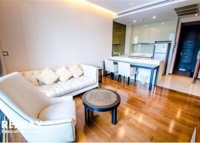 Luxury stunning condo best area in downtown