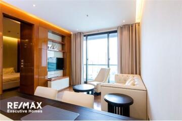 Luxury stunning condo best area in downtown