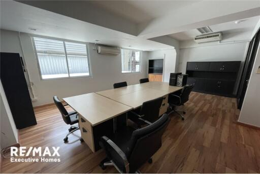 Office co working space in Thonglor valet parking