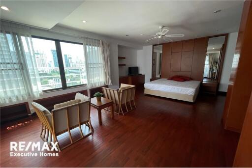 4+1 deplex in sukhumvit 41 green space private