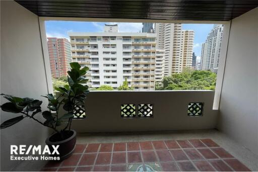 Big room with private big balconies