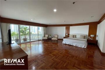 Spacious Pet friendly unit sukhumvit 20