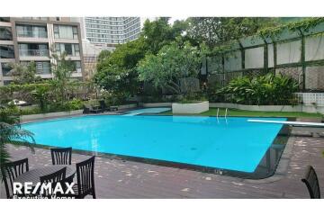 Spacious pet friendly unit in sukhumvit 20