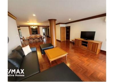 Apartment for rent 3bedrooms with maidroom in Sukhumvit 24 BTS Phrompong